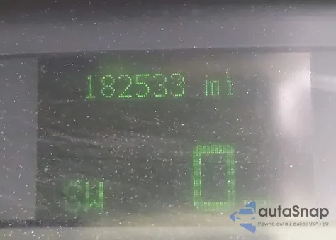 2006 Lincoln Town Car Signature Limited from USA, damaged, VIN 1LNHM82W36Y632276